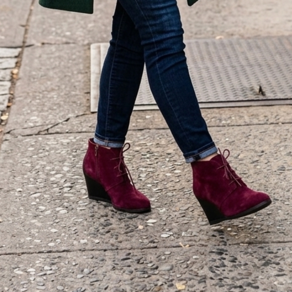 Etienne Aigner Bordeaux Suede Wedges EUC ❤️
